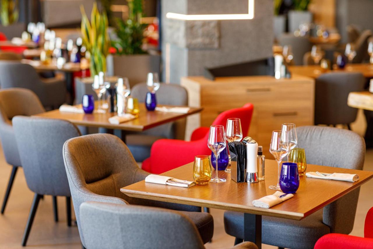 Qosmo Brasov Hotel Eksteriør bilde
