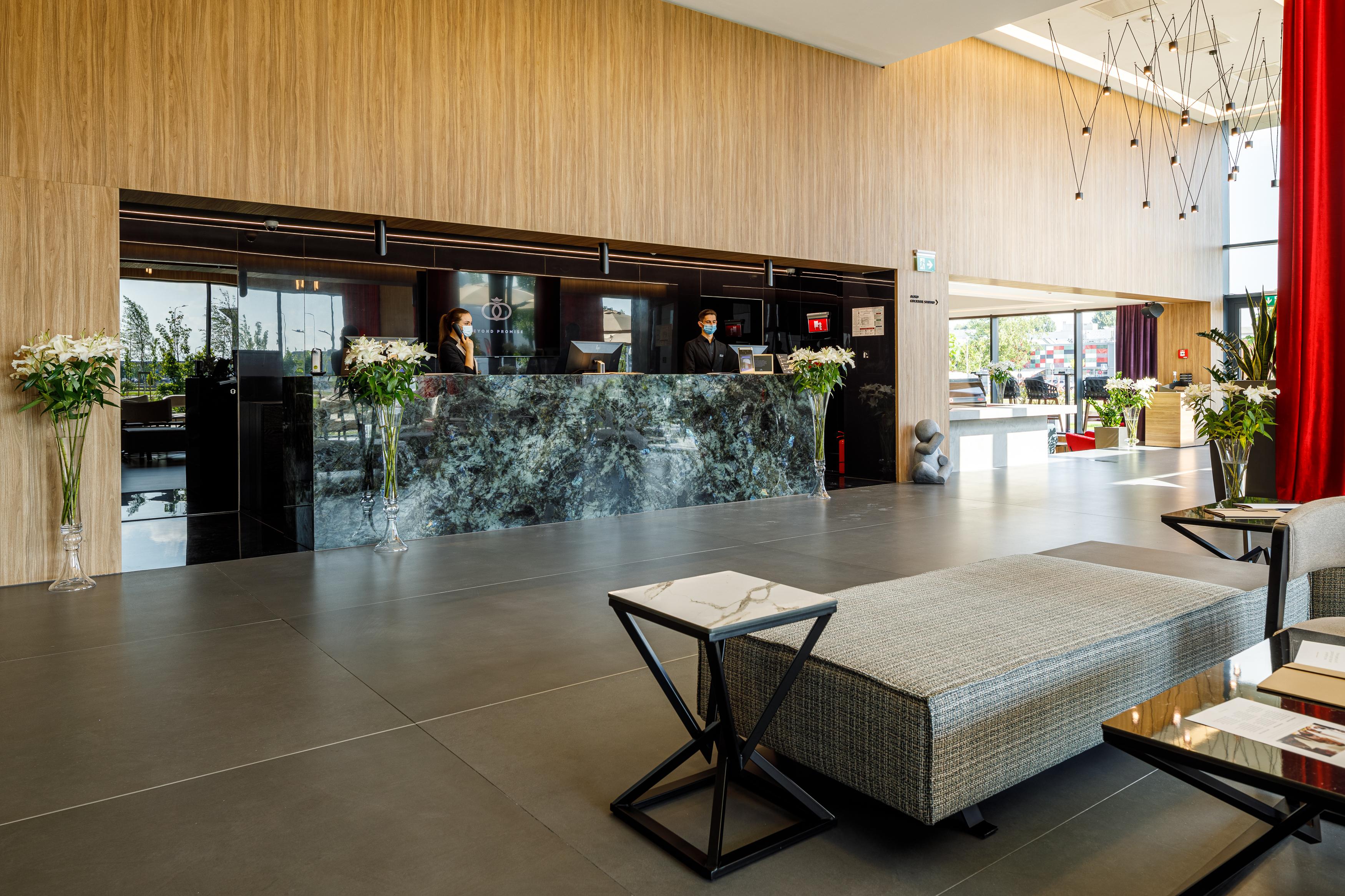Qosmo Brasov Hotel Eksteriør bilde