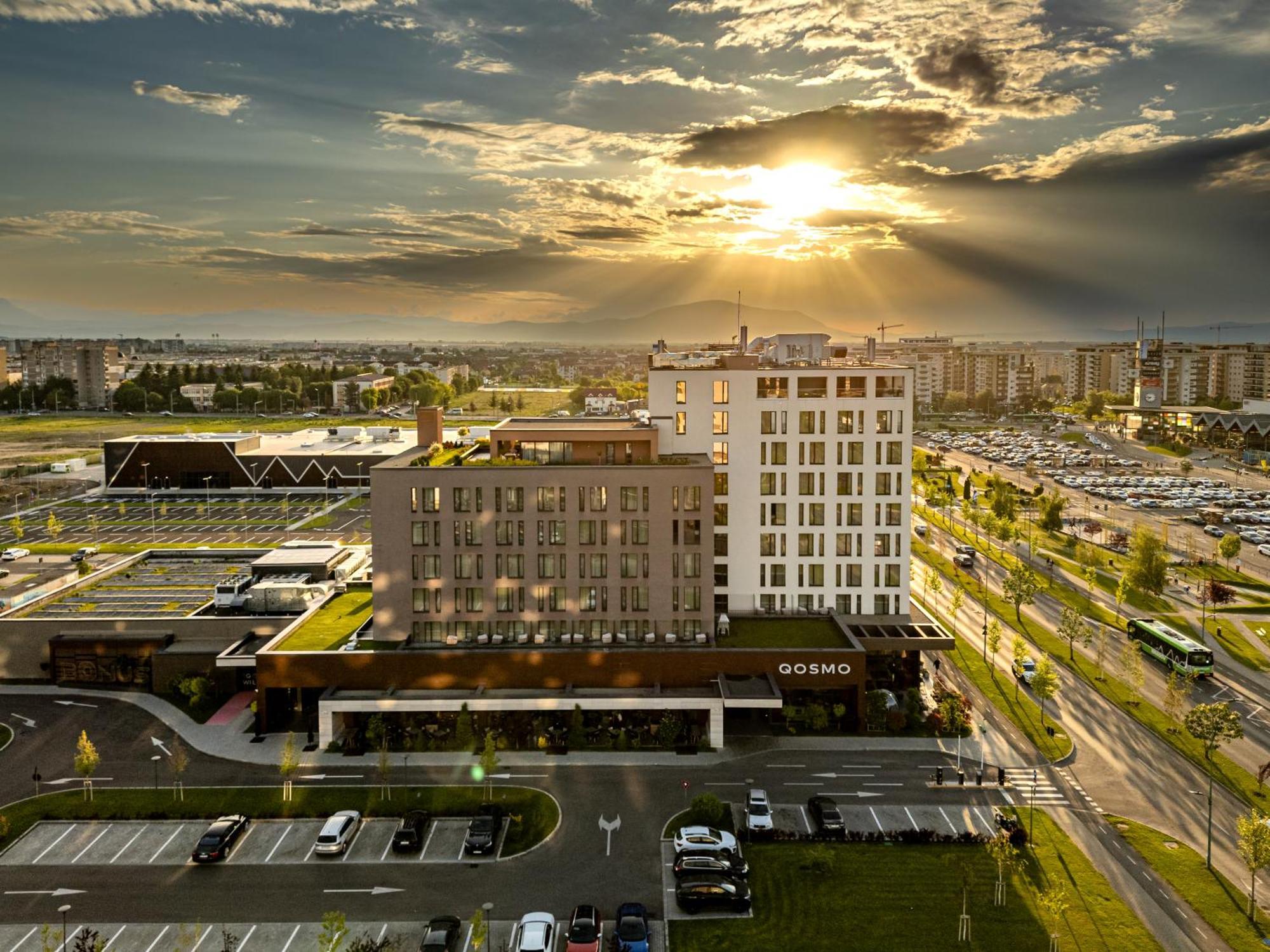 Qosmo Brasov Hotel Eksteriør bilde